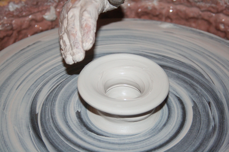 sculpture-GRASSE-min_wheel-ceramic-artist-craft-pottery-material-555860-pxhere.com